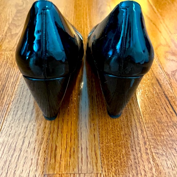 Like new - COLE HAAN patent leather wedge heels - Picture 5 of 10